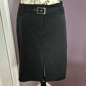 The limited Skirt size 6/small. Blk